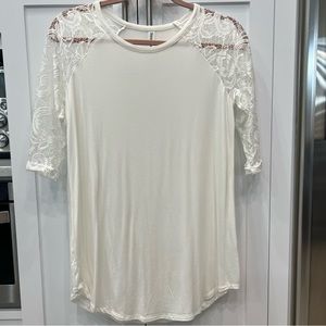 Zenana Luxe Rayón Ivory 3/4 Lace Sleeve Top